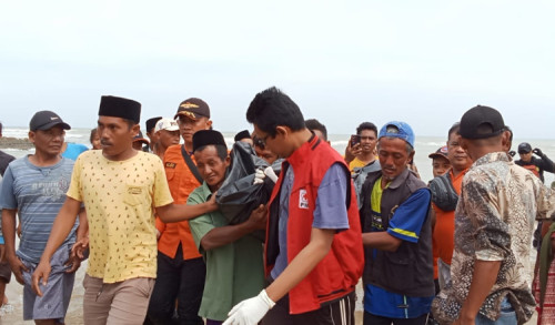 Nelayan di Sampang Ditemukan Meninggal Dunia Usai Diterjang Ombak Besar 