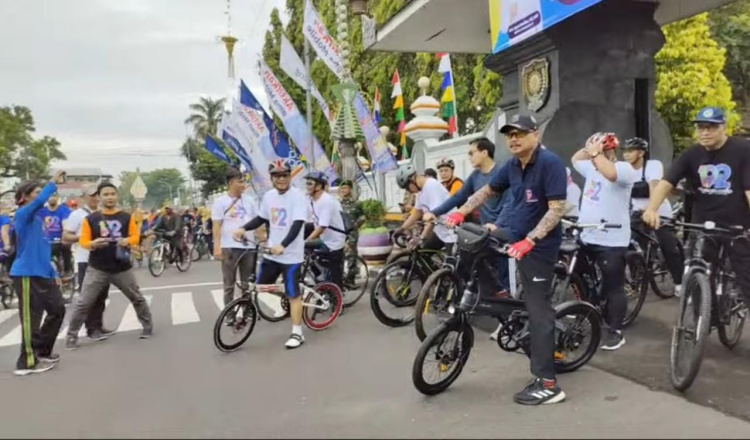 HPN 2023 di Purworejo Sukses Gelar Gowes Bareng Bupati Purworejo dan Santunan kepada Anak Yatim