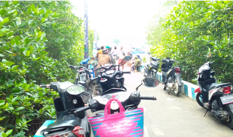 Pelabuhan Desa Marparan Sampang, Butuh Penambahan Kapal yang Lebih Besar