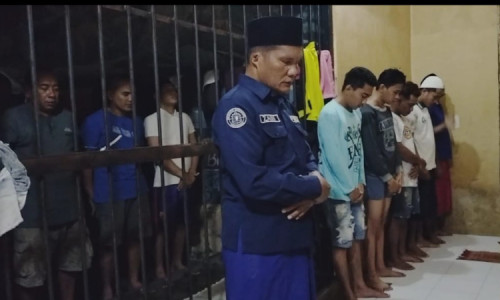 Mengintip Ibadah Tahanan di Balik Sel Polres Probolinggo Kota 