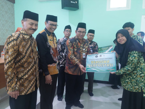 MAN 2 Mojokerto Bertabur Prestasi Tingkat Internasional