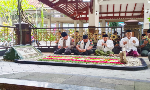 Jalin Silaturahmi, Pangdam V Brawijaya dan Kapolda Jatim Kunjungi Ponpes Tebuireng Jombang