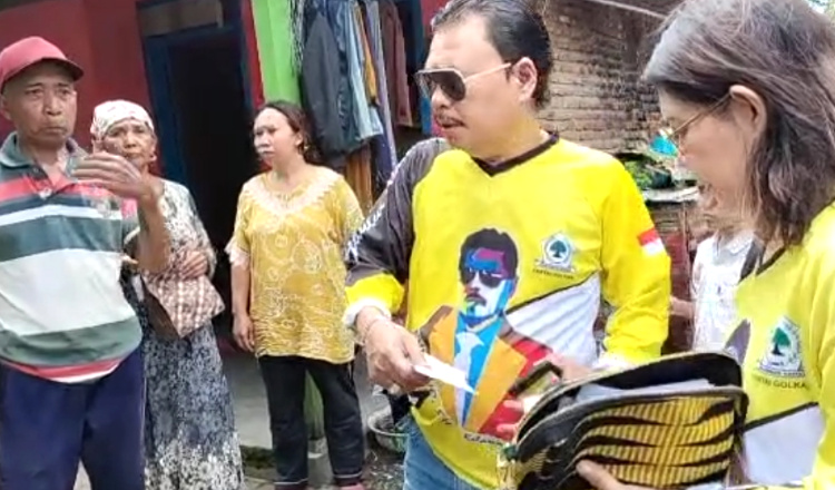 Ruliyono Terjun Langsung Berikan Bantuan untuk Puluhan Korban Angin Puting Beliung di Kalibaru