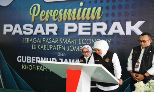 Gubernur Jatim Didampingi Bupati Jombang Resmikan Pasar Perak Jombang Sekaligus Launching Si Ratri