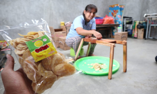 Keripik Pisang Asli Wonosalam Enak dan Gurih, Banyak Diburu Pelanggan