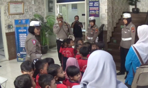 Satlantas Polres Jombang Kampanye Tertib Lalulintas ke Murid-murid TK