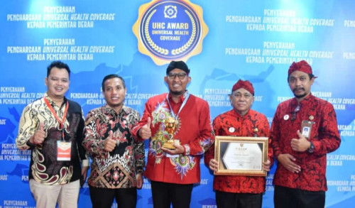 Kado Indah Jelang Ramadan, Pemkab Sumenep Sukses Raih UHC Award