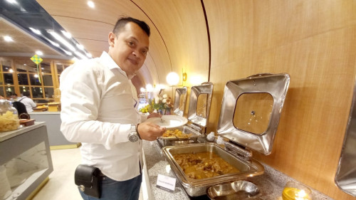 Pengunjung Buka Puasa di Wilwatikta Restaurant Aston Hotel Mojokerto, Mengaku Senang dan Puas