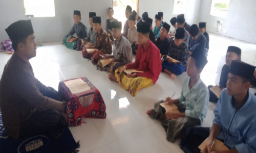 Bulan Ramadan Pondok Pesantren At Tahzib Jombang Ngaji Kitab Kuning