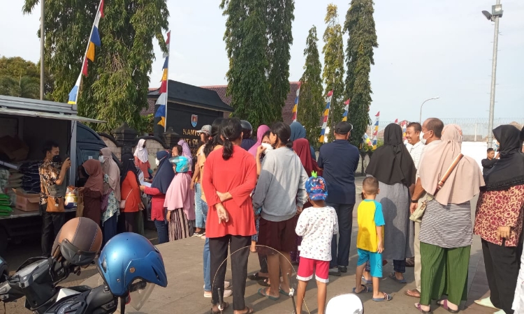 Stabilkan Harga, Dispabun Cilacap Gelar Bazar Pangan Murah