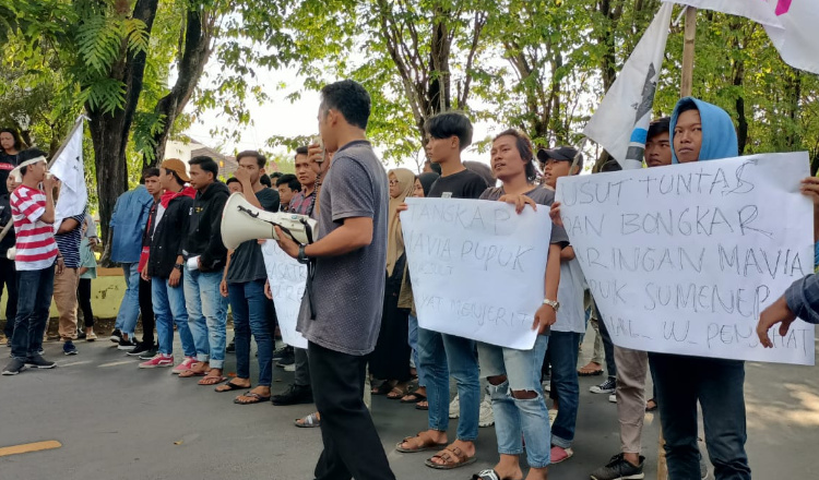 Meradang! Imbas Mafia Pupuk Tak Ditahan AAR Geruduk Polres Sumenep