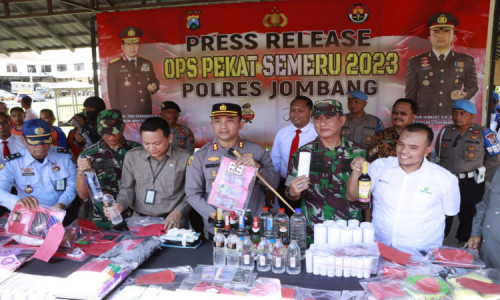 Operasi Pekat Semeru Polres Jombang Amankan 82 Tersangka dari 64 Kasus , Miras Paling Dominan