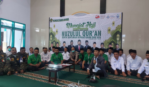 Kemenag Bondowoso Doa Bersama Munajat Haji dan Nuzulul Quran, Sembari Serahkan 800 Santunan Kaum Dhuafa