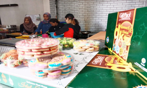 DKU Cookies Kebanjiran Order Pesanan Paket Hampers Kue Kering Kekinian