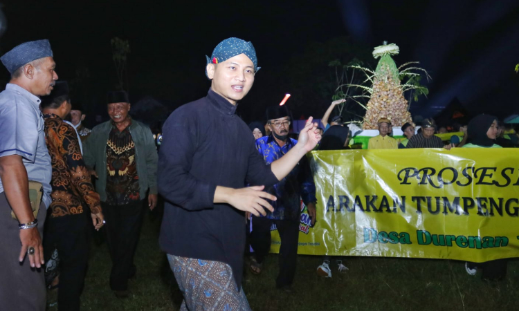 Gus Ipin Ikut Meriahkan Tradisi Hari Raya Ketupat di Durenan Trenggalek