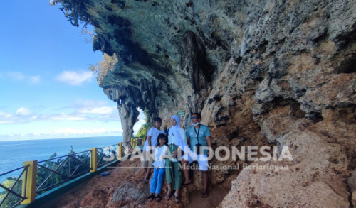 Wisata Batu Canggah Ukiran Alam Mempesona di Pulau Giliyang Sumenep