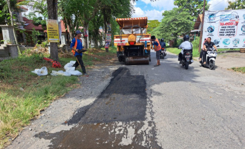 Pemkab Probolinggo Mulai Perbaiki Jalan Rusak Wilayah Timur