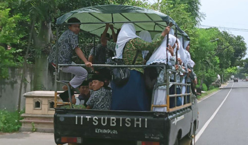 Mobil Bak Terbuka Jamak Disalahgunakan di Tuban, Sosialisasi Kepolisian Gagal?