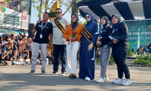 Talkshow on The Street Bersama Salma Indonesian Idol, Wali Kota Probolinggo Banjir Pujian