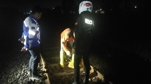 Seorang Pria Tewas Tertabrak Kereta Api di Mojokerto, Diduga Bunuh Diri