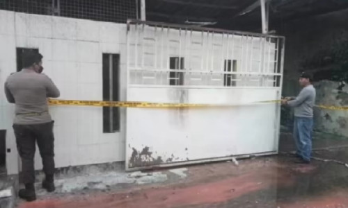 Korsleting Motor Diduga Jadi Penyebab Kebakaran Rumah di Surabaya