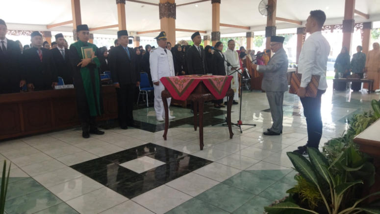 Bupati Situbondo Lantik 130 Pejabat Tinggi Pratama, Administrasi dan Fungsional