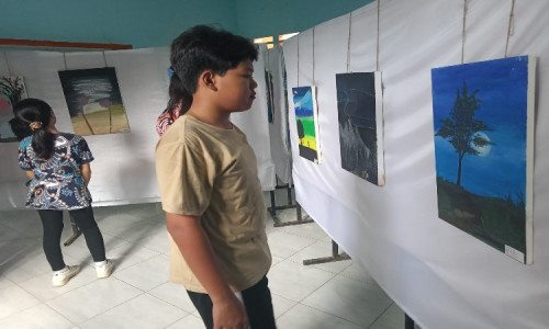 Menarik! SMP Pius Cilacap Gelar Pameran Lukisan Hasil Karya Siswa