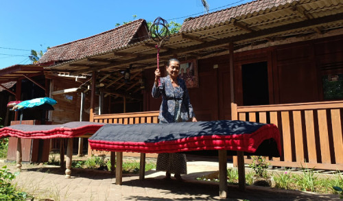 Mengenal 'Mepe Kasur' di Banyuwangi, Tradisi Unik Suku Osing Jelang Idul Adha 