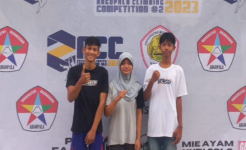 Jelang Porprov Jatim, Atlet Panjat Tebing Jombang Sabet Medali Emas dan Perunggu Kejuaraan Climbing Open se-Jawa Timur  