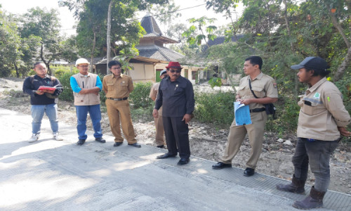 DPRD Ngawi Geram Proyek Rekontruksi Jalan Senilai Rp 7,3 Miliar Dikerjakan Asal-asalan