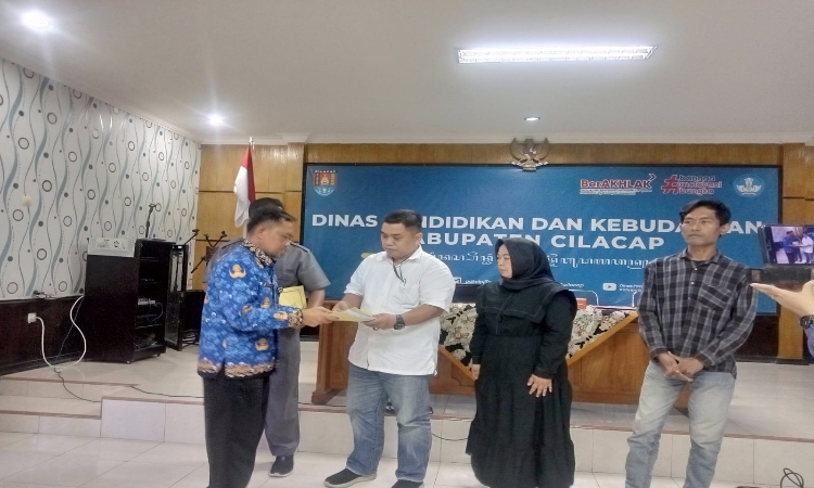 Kontraktor di Dinas Pendidikan dan Kebudayaan Cilacap Diminta Bekerja Jujur, Tidak Ada Kompromi