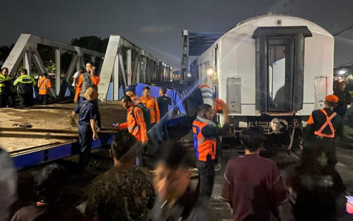 Kereta Api Tabrak Truk Trailer di Madukoro Semarang, Ini Penjelasan Kepolisian