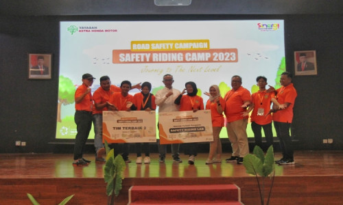 Lab SMK Muhammadiyah 1 Kepanjen Binaan MPM Honda Jatim Terbaik di Safety Riding Camp 2023