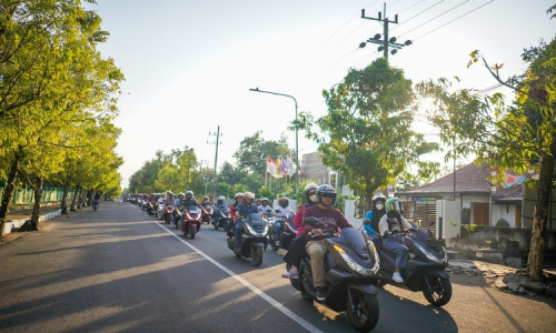 Ribuan Pecinta Honda PCX di Ngawi Rayakan PCX Celebration Day