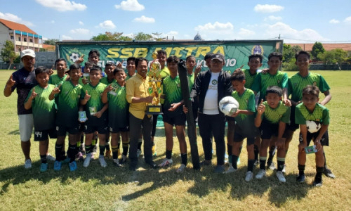 Mitra Surabaya Cup 2023 Sukses Digelar, SSB Sinar Harapan Keluar sebagai Juara