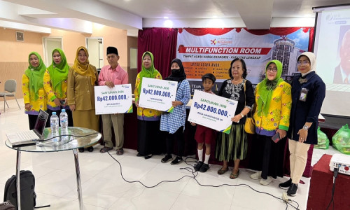 BPJS Ketenagakerjaan Surabaya Karimunjawa Serahkan JKM 3 Guru TK