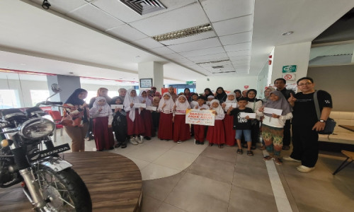 MPM Honda Jatim Serahkan Beasiswa untuk Anak Asuh Program Pendidikan 2023