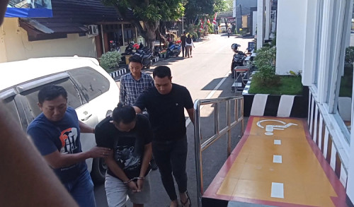 Edarkan Sabu ke Sopir Bus, Penjual Kopi di Terminal Parkir Wisata Tuban Ditangkap