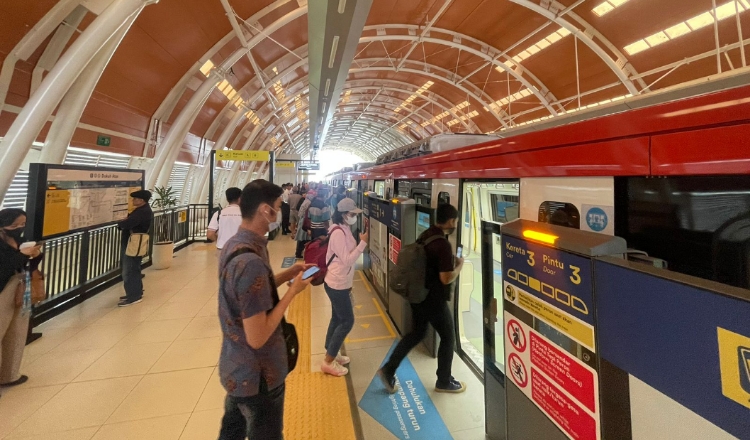LRT Jabodebek Layani Hingga 28.000 Penumpang Saat Perdana Dioperasikan
