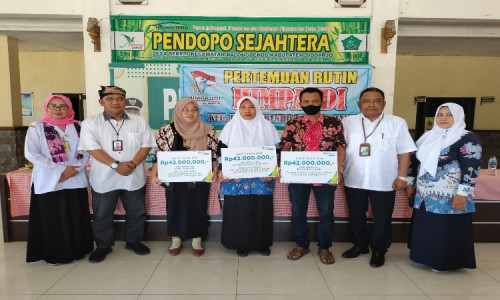 BPJS Ketenagakerjaan Sidoarjo Krian Serahkan JKM 3 Tenaga Pendidik Balongbendo