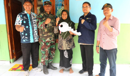 Kolaborasi TNI dan PLN Wujudkan Rumah Layak Huni Warga Tuban 