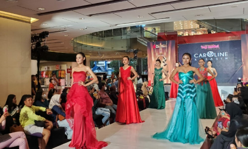 Arzeti Bilbina Optimis Peraga Indonesia Cetak Model Terbaik