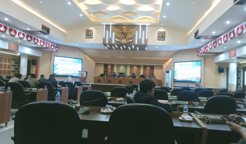 Ketua DPRD Tuban Malu Gegara Anggotanya Sering Bolos Rapat
