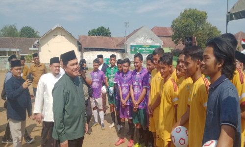 Ketum PSSI Resmikan Coaching Academy Sepak Bola Ponpes Bahrul Ulum di Jombang