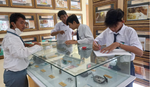 Tenaga Guru SLB di Sampang Minim Akibat Kurangnya Minat Pemuda