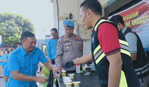 26 Polisi di Tuban Dites Urine Mendadak
