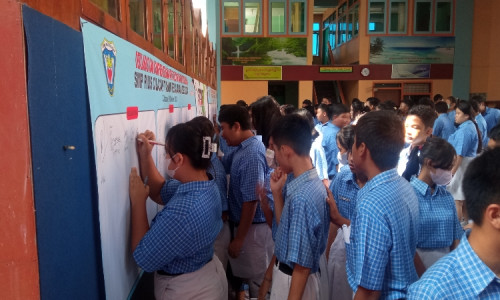Ratusan Siswa dan Guru SMP Pius Cilacap Lakukan Tanda Tangan Petisi Tolak Perundungan dan Kekerasan