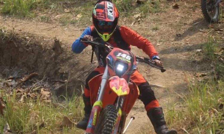 Pacu Adrenalin, Ratusan Bikers Trabas Hutan di Blora