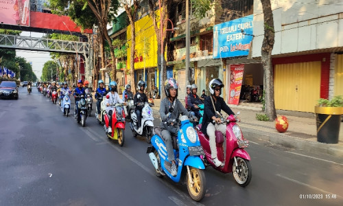 Scoopy Satnite Fever, Riding Asik Bersama Konsumen dan Komunitas Honda Scoopy Surabaya