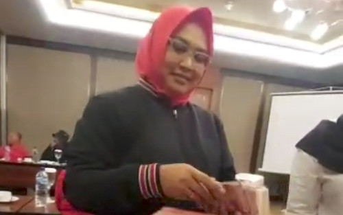 Viral! Video Wabup Blora Bagi-Bagi Uang Segepok di Acara Rapat DPD Partai